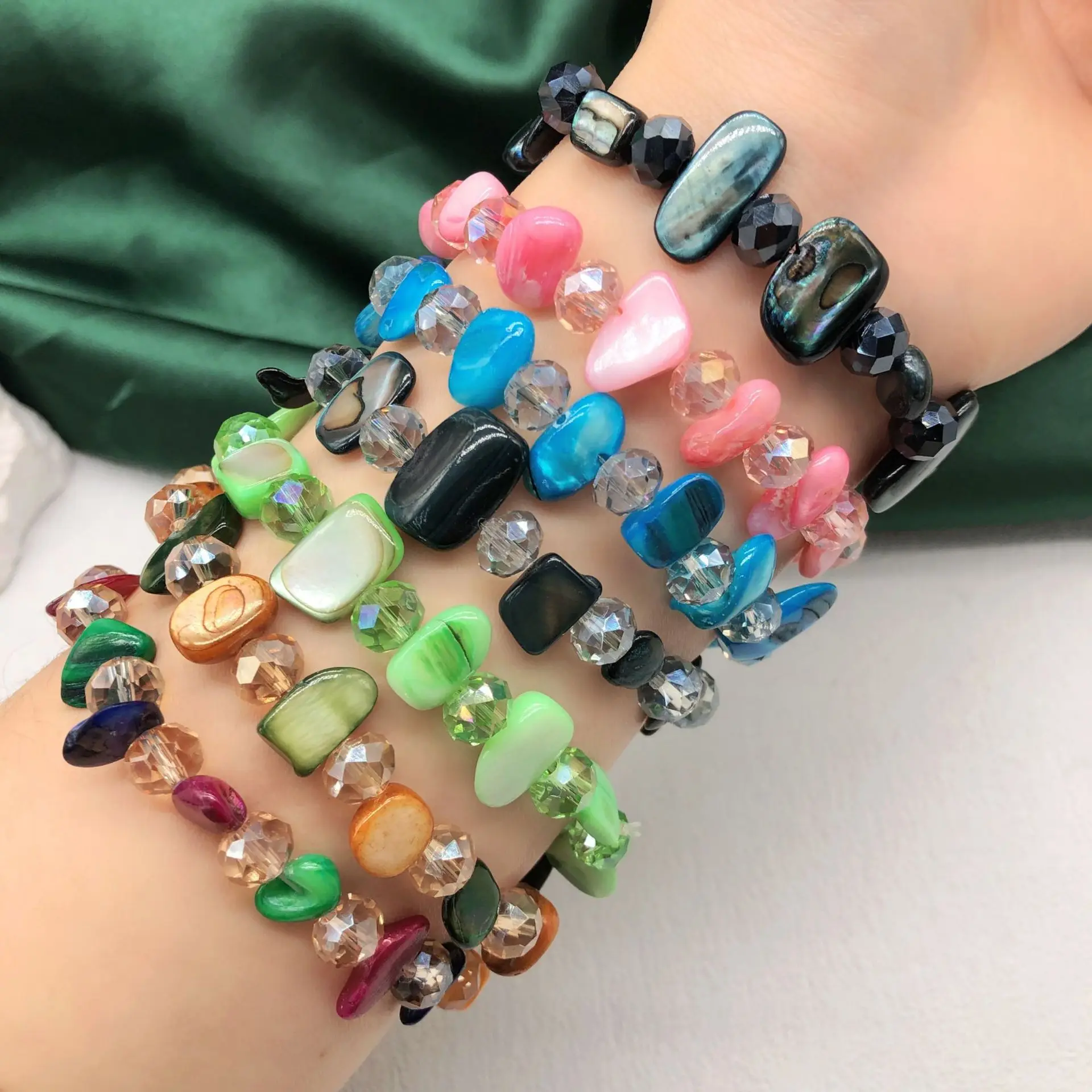 Color dopamine shell bracelet, simple, fresh and versatile elastic rope bracelet, various styles, wholesale by manufacturers