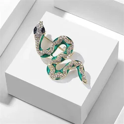 Vintage Crystal Green Snake Brooch Rhinestone Animal Lapel Pin For Men Women Backapak Decor Jewelry Gift Colothing Accessories