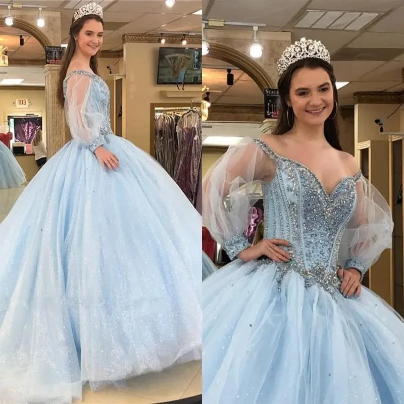 Warna-warni mewah langit biru Quinceanera gaun panjang Juliet lengan manik-manik kristal manis 16 pesta ulang tahun putri