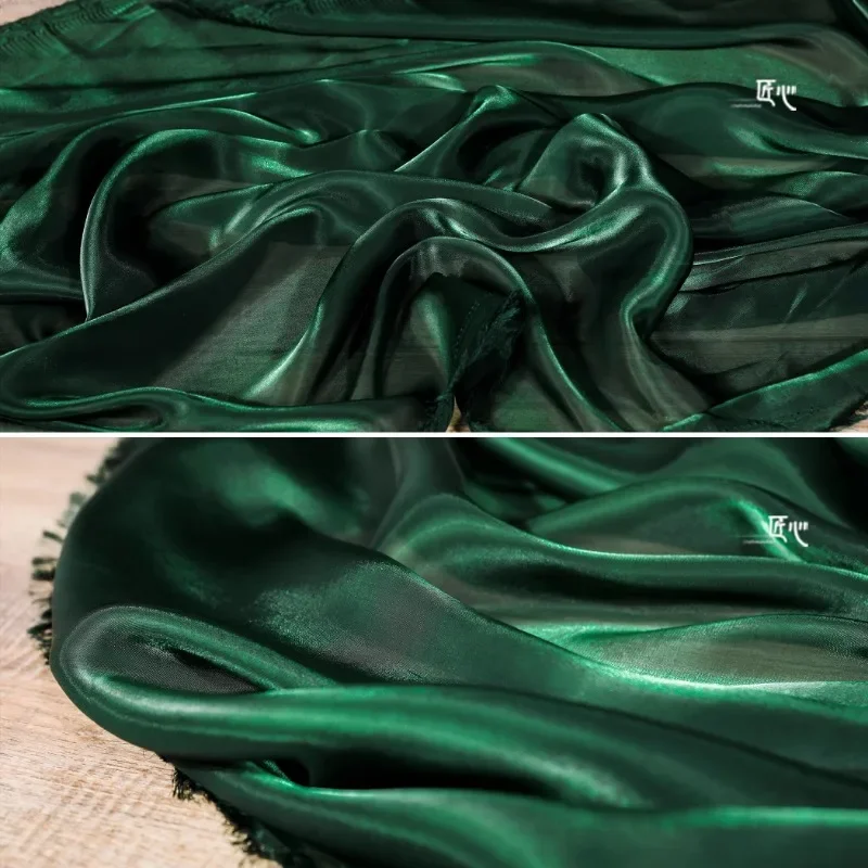 Tessuto di raso verde scuro morbido sfondo lucido decorazione della tavola abbigliamento Designer abbigliamento di stoffa cucito per metri materiale