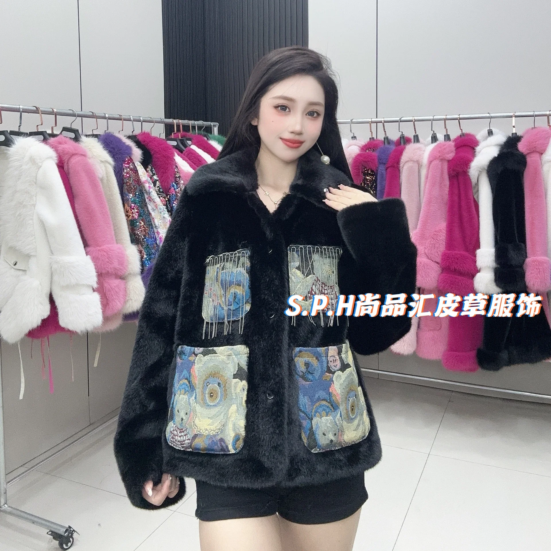 Winter New Short Coat Bear Embroidered Thickened Warm Jacket Trendy Lapel Collar Long Sleeve Single Breasted Faux Fur Coat Women