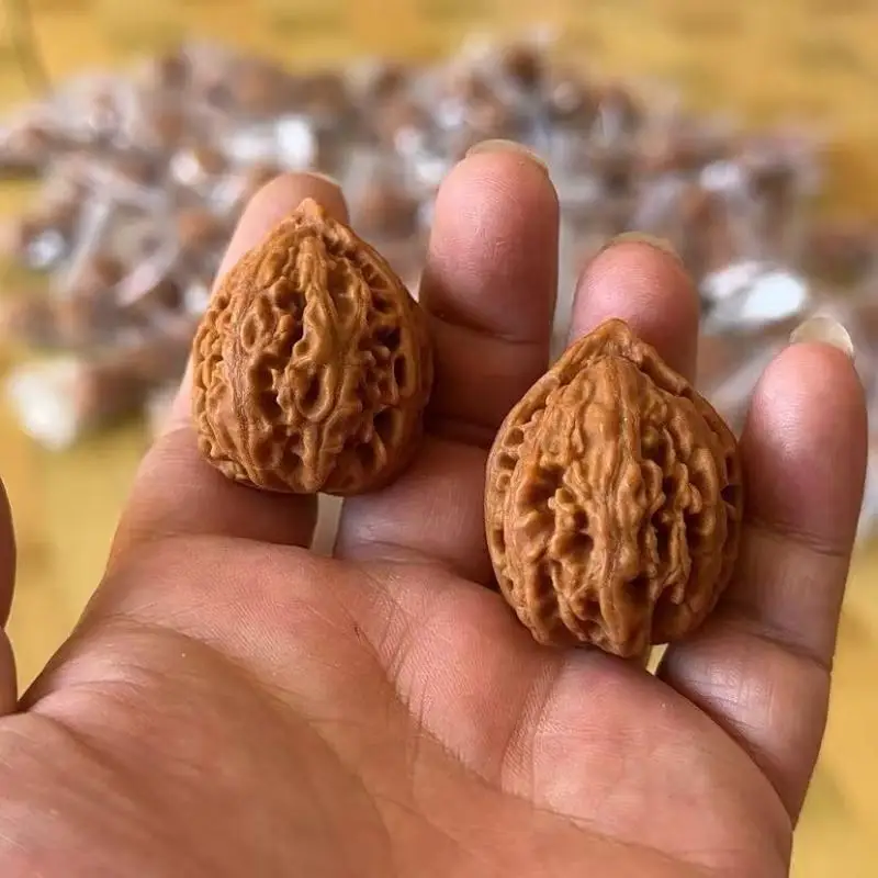 ''2Pcs Creative Wenwan Walnut Hand Balls Natural Handmade Health Grip Balls for Post Injury Hand Rehabilitation