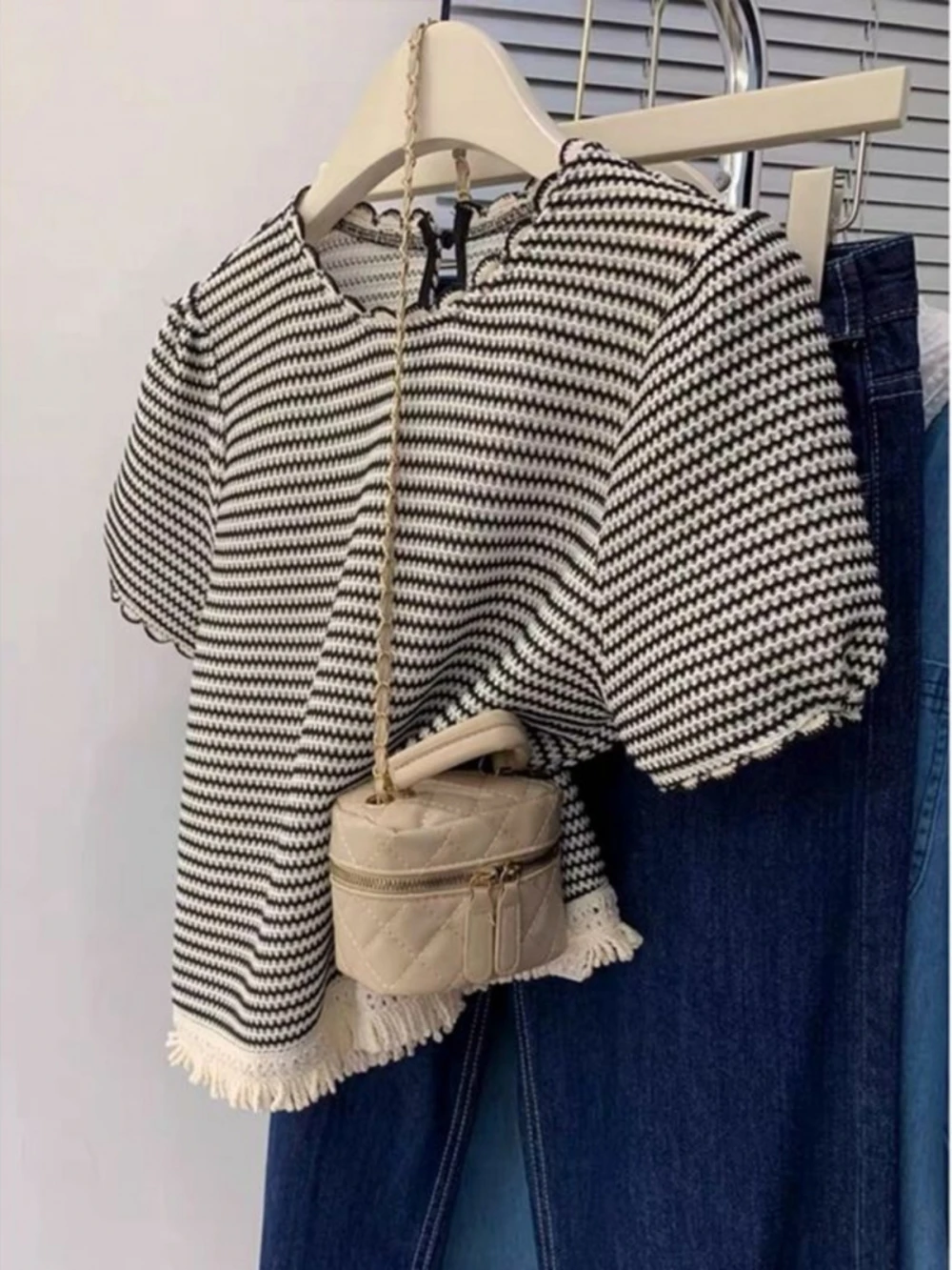 

Женская летняя повседневная футболка больших размеров в полоску с рукавами-фонариками, свободного кроя, универсальная, с круглым вырезом, с коротким рукавом для женщин и девушек