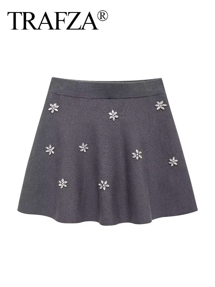 TRAFZA 2024 Vrouw Slanke Casual Hoge Taille Rok Vrouwen Zomer Sieraden Versieren Grijze Elastische Taille Gebreide Mini Rok Mujer