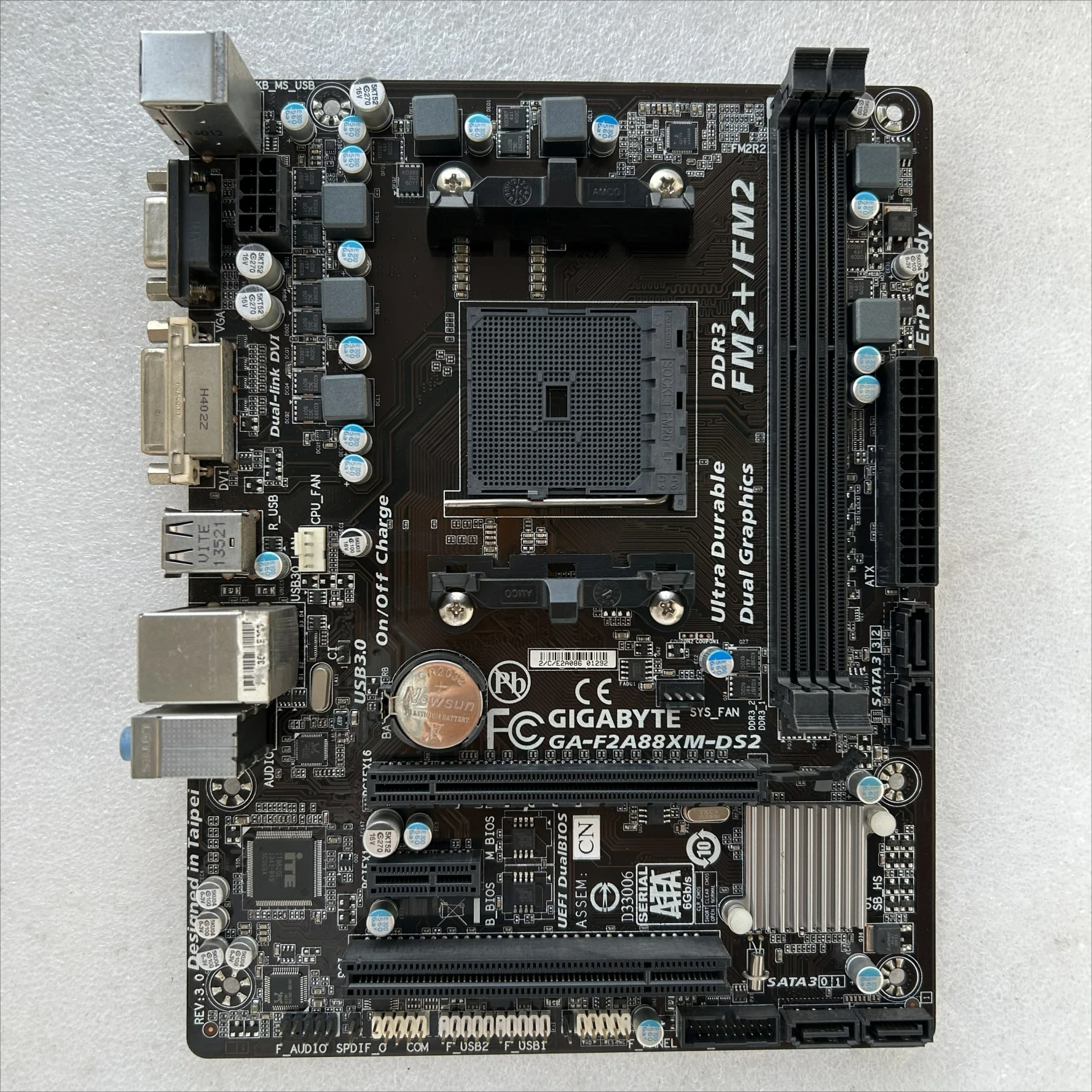 

For Gigabyte GA-F2A88XM-DS2 Computer FM2b Main Board DDR3 Integrated DVI Small Board COM Full Solid