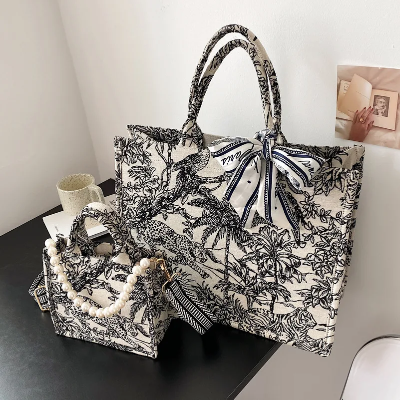 New Fashionable Embroidered Cotton and Hemp Cloth Handbag with Large Capacity Commuter Canvas Shoulder Bag Japanese Tote Bag