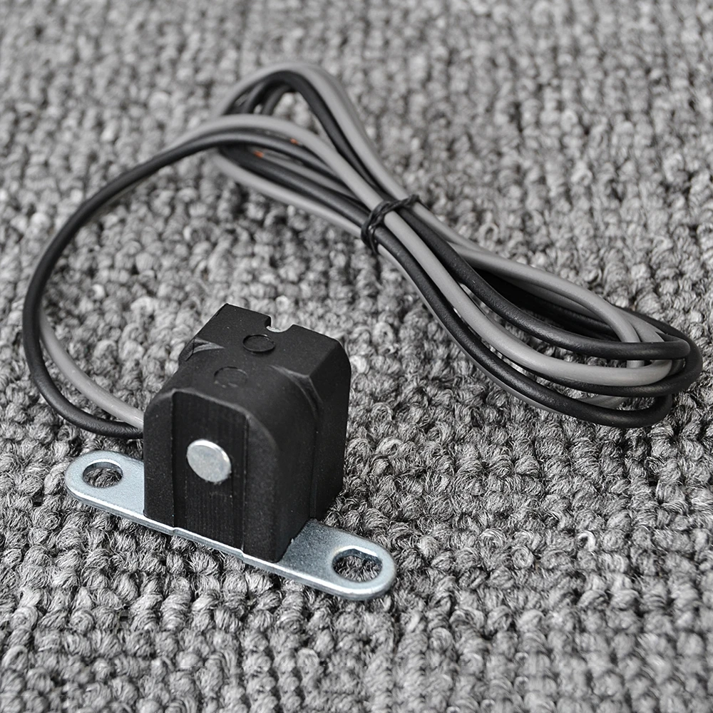 Ignition Pick Up Trigger Pulse Coil Pulsing Sensor For Triumph Daytona 675 ABS SE 675R / Street Triple 675 675R