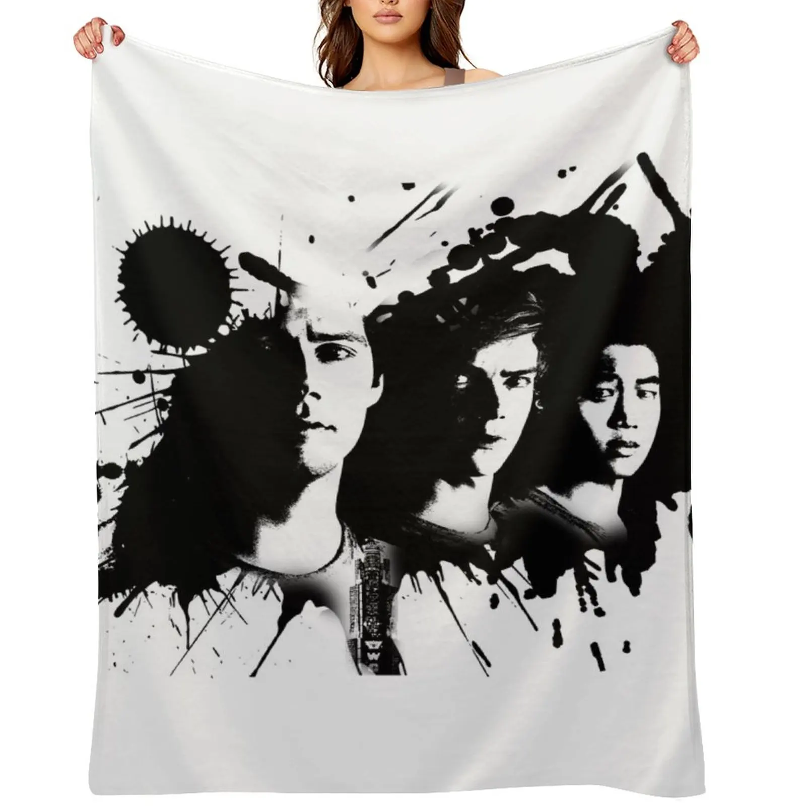 

Thomas, Newt and Minho - Maze Runner Death Cure Throw Blanket For Decorative Sofa Sofa Throw funny gift Comforter Blankets