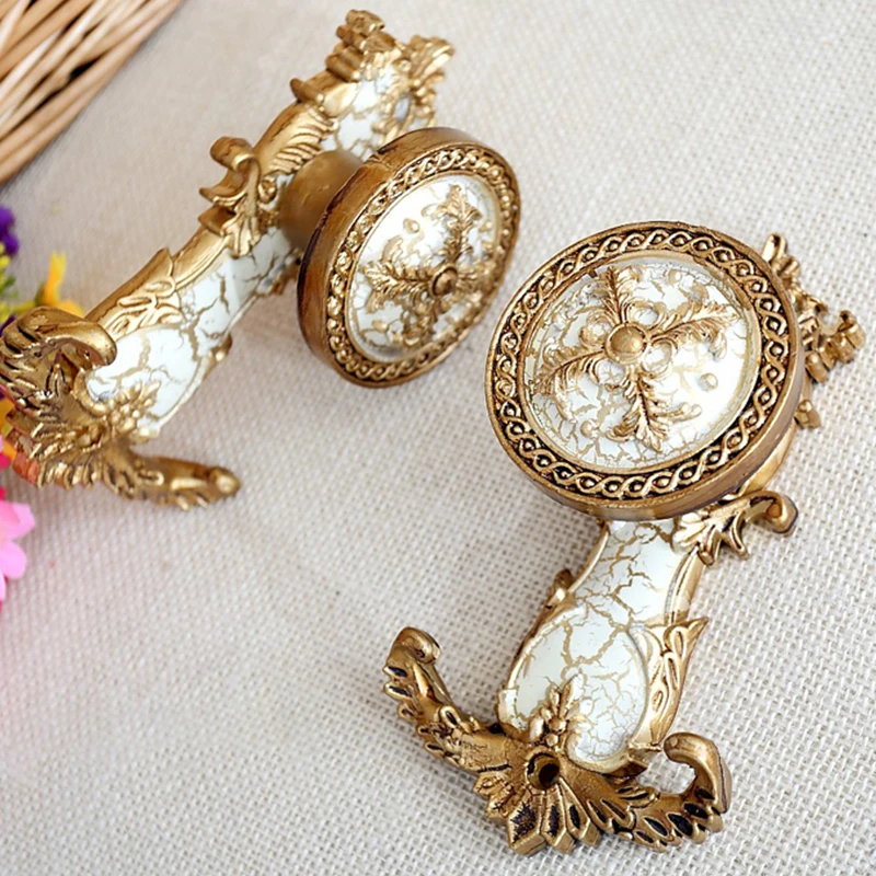 2 Pcs European Curtain Hooks, Gorgeous Double Hooks Golden Round Decorative Wall Hook, Crackle Texture, Curtain Tie Down Hooks