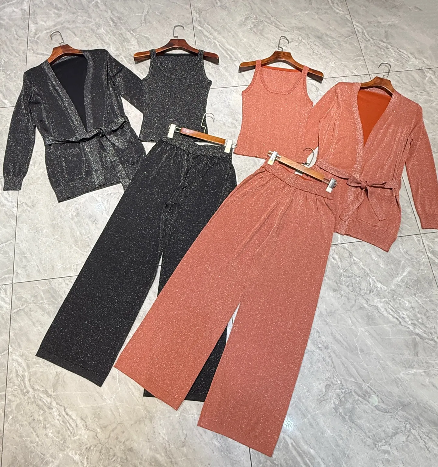 

Women Shiny Knitted Set Lace-up Waist V-Neck Long Sleeve Cardigan + U-Neck Sleeveless Vest + Elastic Waist Pants Casual Suit