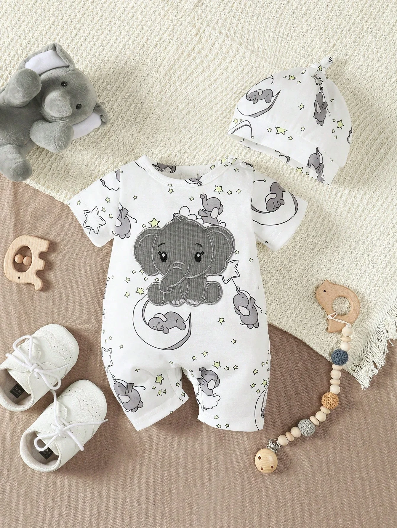 Newborn Baby Boys\' Casual Cute Cartoon Elephant Pattern Round Neck Short Sleeve Romper With Shoulder Snaps, Shorts And Hat