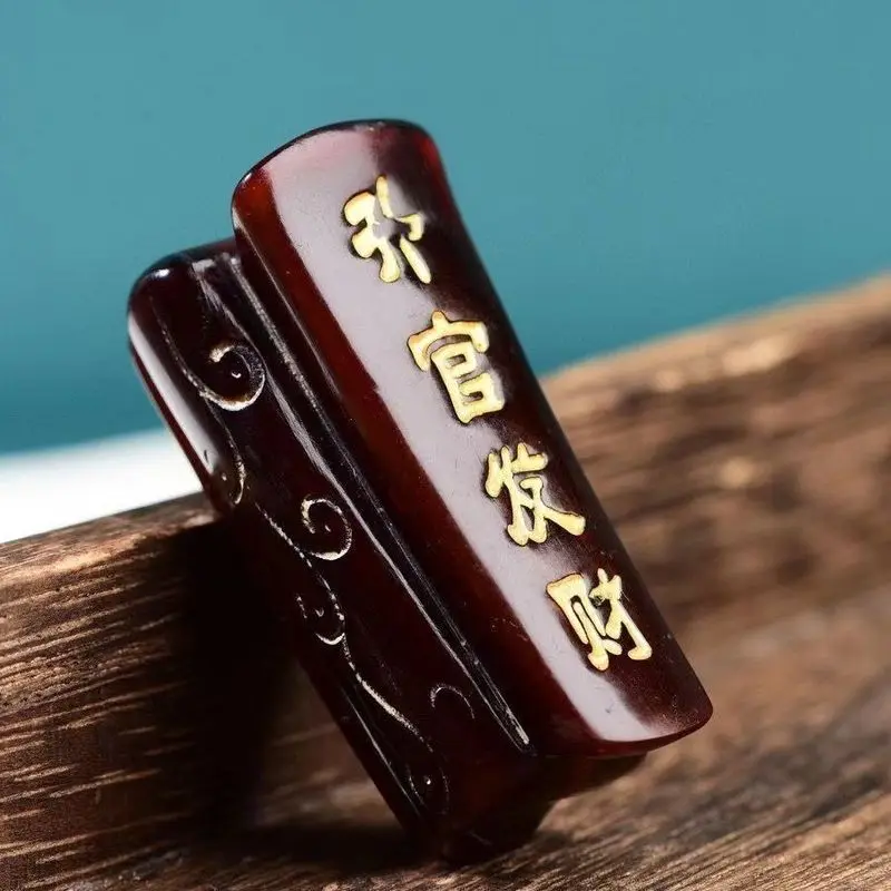 Hand-carved natural yak horn keychain for promotion and prosperity. Size: approximately 48*19.5mm