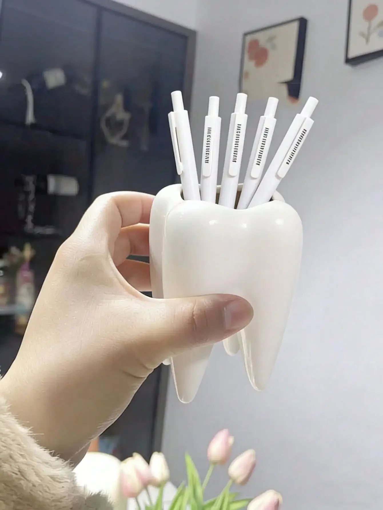 2026 1pc Creative Tooth Shaped Pen Holder, Unique White Tooth Design, Suitable For Dental/Dentist Small Gifts, Home Office Desktop Organizer And Makeup Brush Holder, Also Can Be Used For Bathroom Toothbrush Storage Office Desk Accessories Desk Accessories