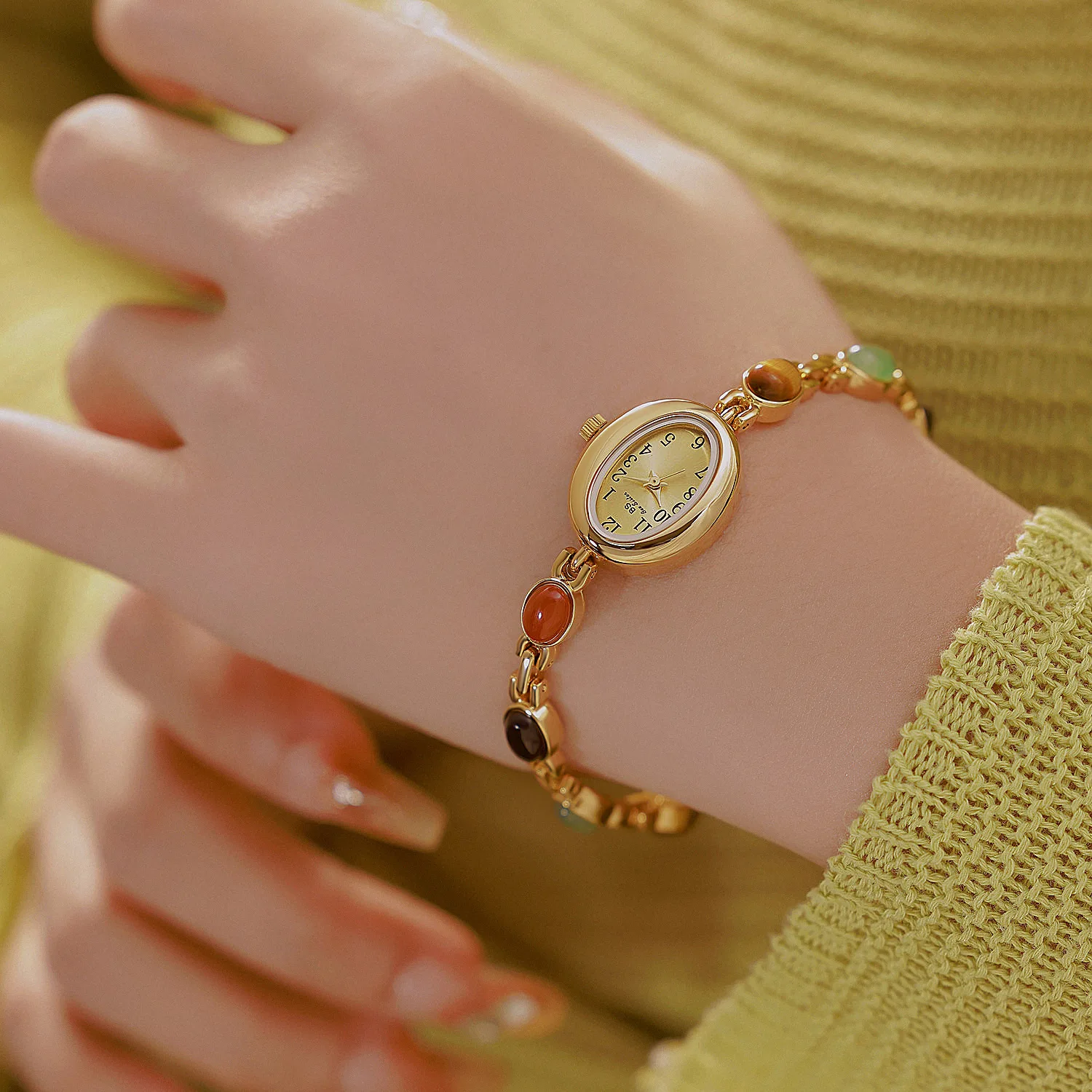 天然石付き腕時計 エレガントなカラフルな翡翠ブレスレット腕時計 レディース スモールウォッチ ファッションアクセサリー 女性へのギフト 2026