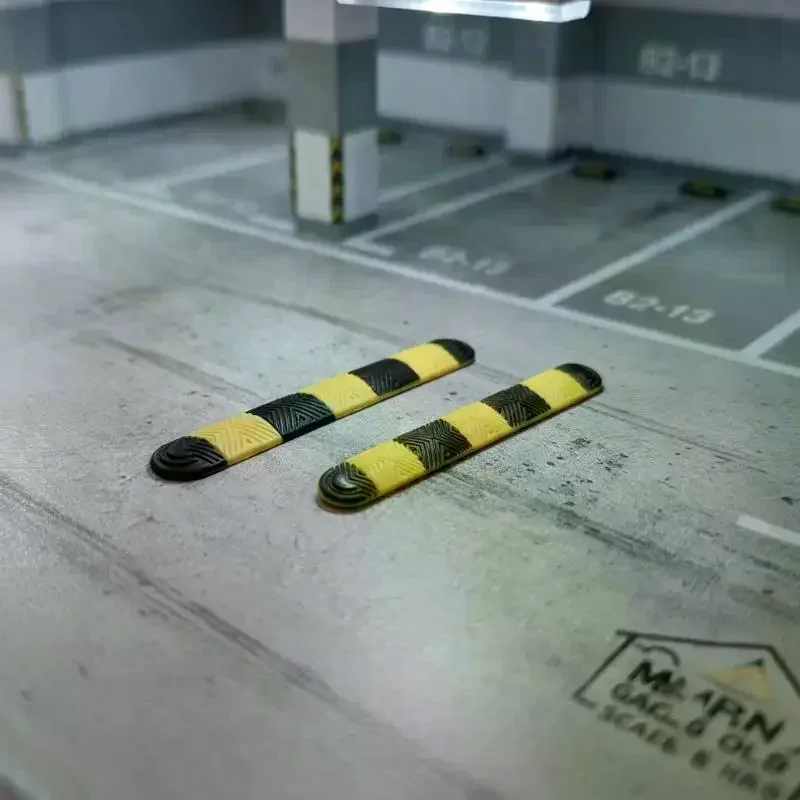 10Pcs Simulation Miniature Speed Bump Model Buffer Strip Parking Roadblock Tools 1/64 Mini Car Parking Lot Diorama Layout Decor