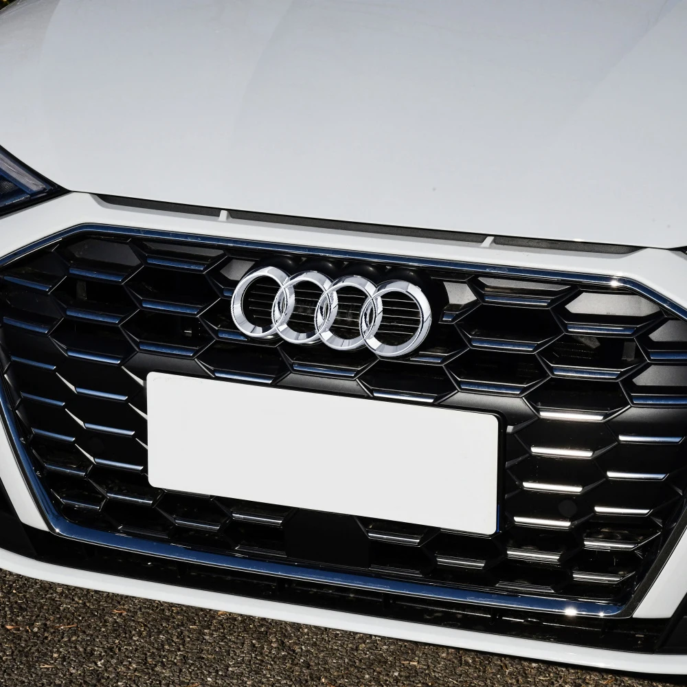 New 3D Audi Original Car Front Middle Rings Grille Decoration Trunk Sticker For AUDI Q3 Q5 A3 8V RS S5 A8 Q7 TT Mk2 A4 A5 A1 TT