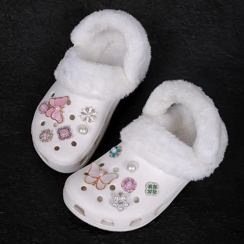 1 paio di solette in peluche calde invernali con ciondolo per scarpe con foro Crocs scarpe foderate in pelliccia zoccoli scarpe sostituibili ispessite accessori
