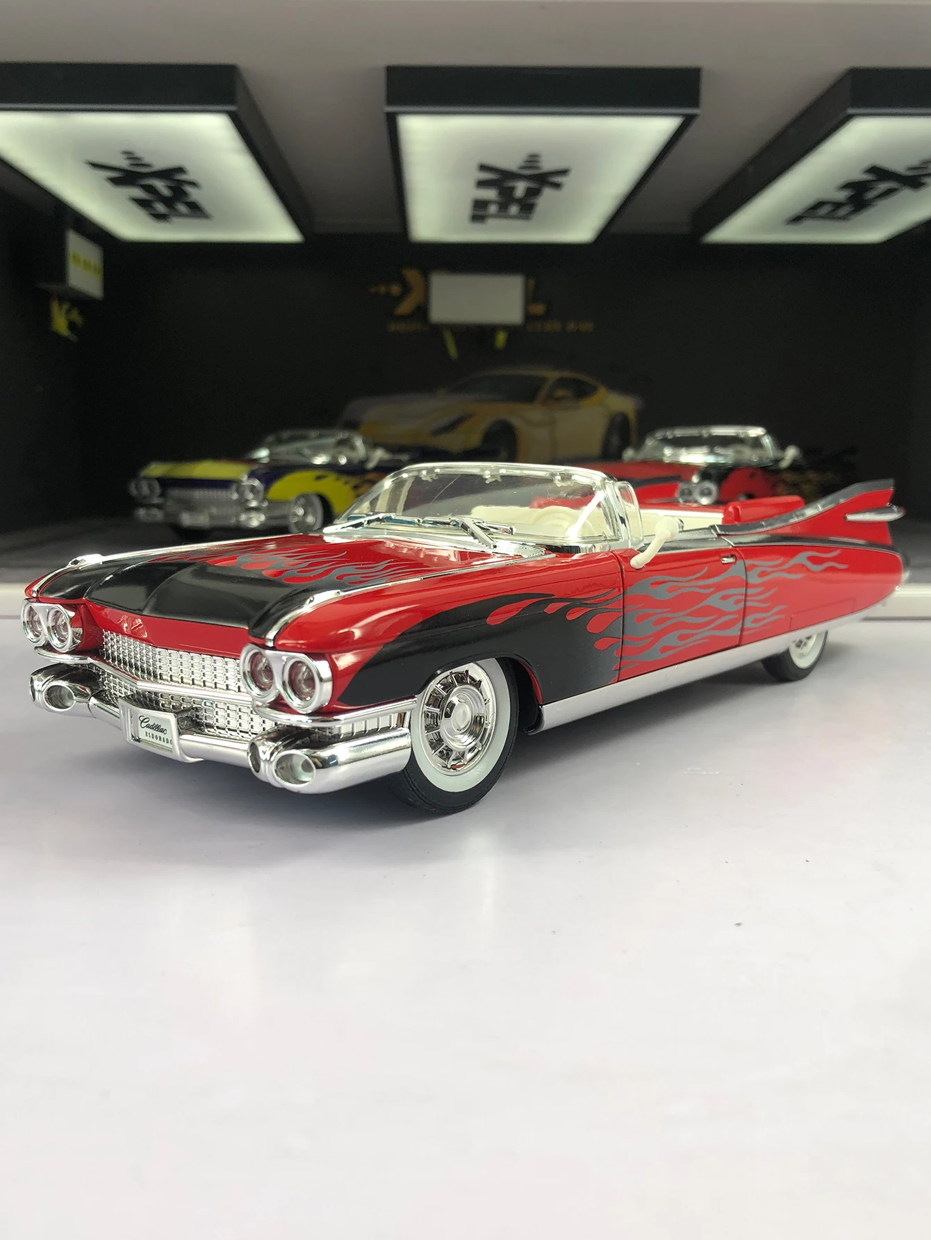 

1: 24 simulation zinc alloy convertible modified sports car model, static ornament, metal collectible gift car