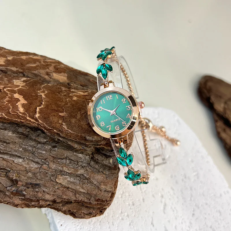 Round alloy case Arabic numeral classic dial leaf-shaped diamond-encrusted fashionable bracelet elegant ladies quartz watch