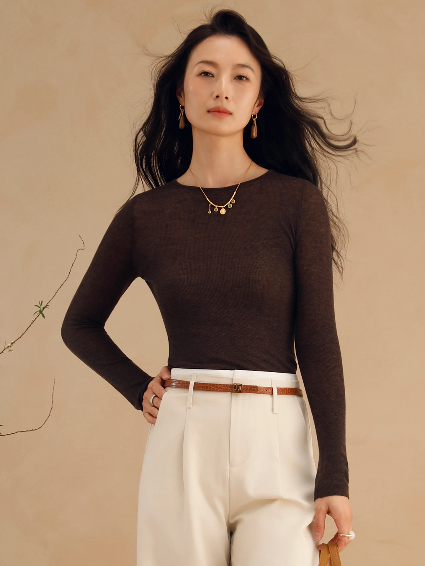 

Women's round Ne Long Sve Base irt Silk Wool Blend Slim Fit Inner Wear Top Spring 2026 New Sle Soluble Camere Sweater