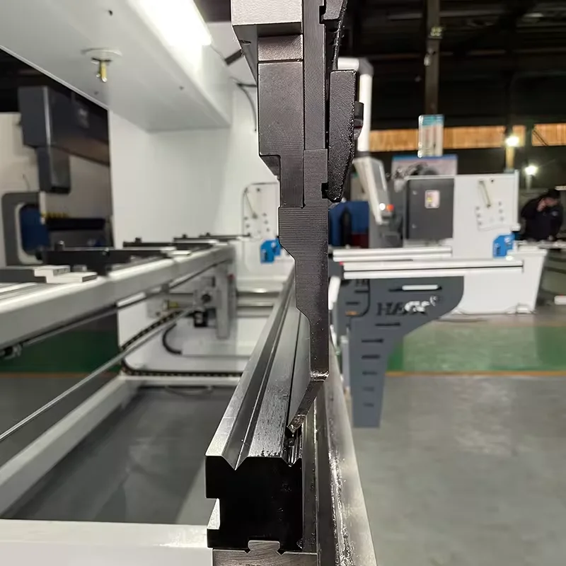 HUNSONE الهيدروليكية الصلب لوحة بندر CNC الصحافة الفرامل