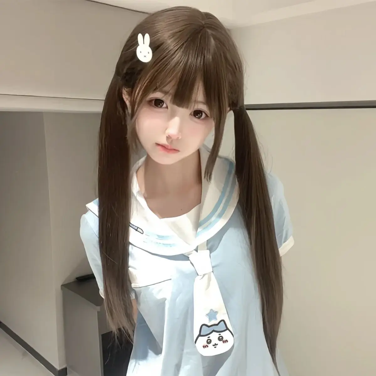 ‌ Lolita pruik - zwart lang steil haar 70 cm met pony, Twin Tails bruin cosplay, JK schoolmeisje volledige pruik voor schattige anime-look