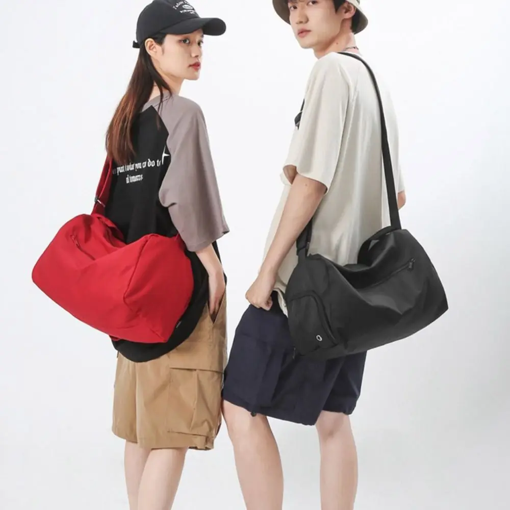 

Trendy Large Capacity Travel Duffle Bag Waterproof Business Trip Travel Luggage Bag Handheld Sports Messenger Bag Women