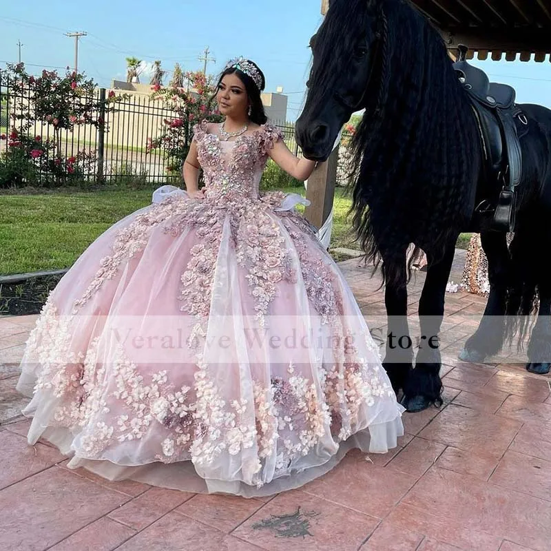 화려한 스위트 16 핑크 Quinceanera 드레스와 레이스 Applique 오프 숄더 볼 가운 댄스 파티 드레스 Tulle Tiered Masquerade Gowns