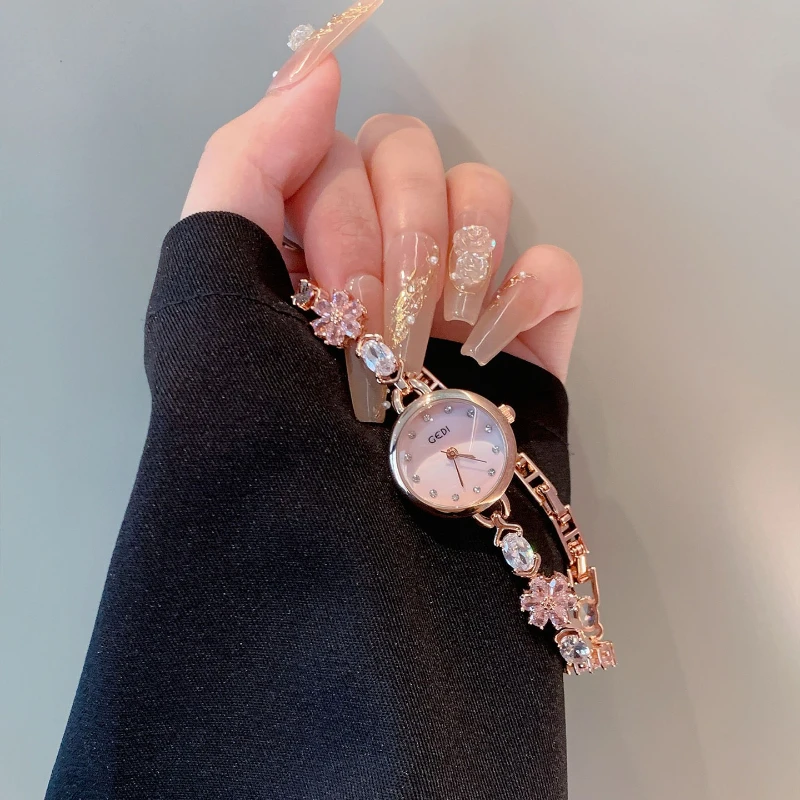 2025 New Elegant Student Crystal Ladies Bracelet Watch Fashion Waterproof Personalized Quartz Watch Light Luxury Birthday Gift