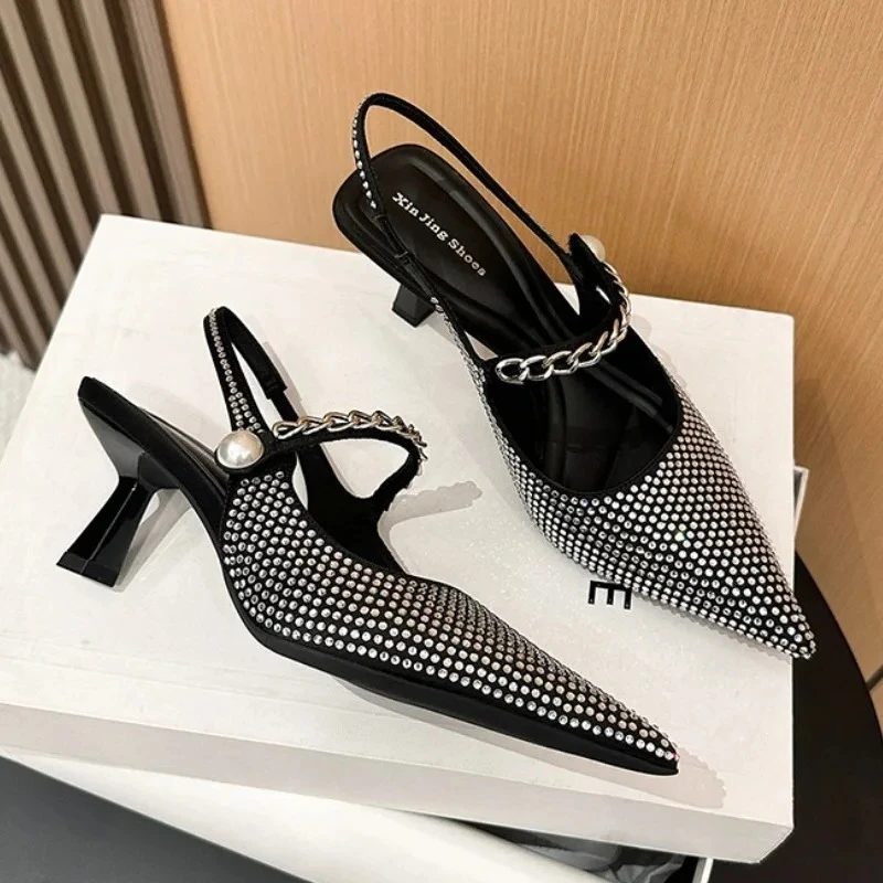

Дизайнерские туфли-лодочки со стразами, сандалии, женские модельные туфли с острым носком и открытой пяткой, женские летние туфли с цепочкой, элитный бренд, женские туфли на высоком каблуке