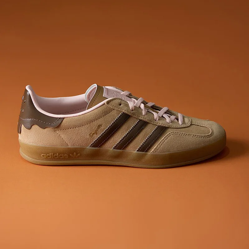 Кроссовки Adidas Originals JR8028 бежево-коричневые замшевые с тремя полосками, низкие, с резиновой подошвой, винтажные, повседневные, для прогулок
