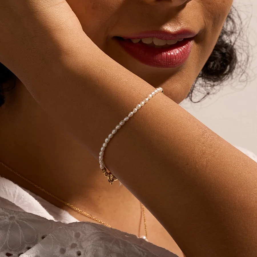 1 Uds. Pulsera Retro francesa de alta gama con perlas de imitación con un temperamento de moda y chapado al vacío como accesorio de mano