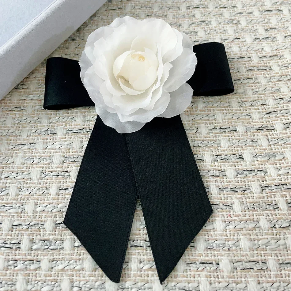 Japanese and Korean Camellia Women's Bow Tie Brooch Corsage Small Fragrance Black Plaid Houndstooth Pattern Bow Pin Accessories