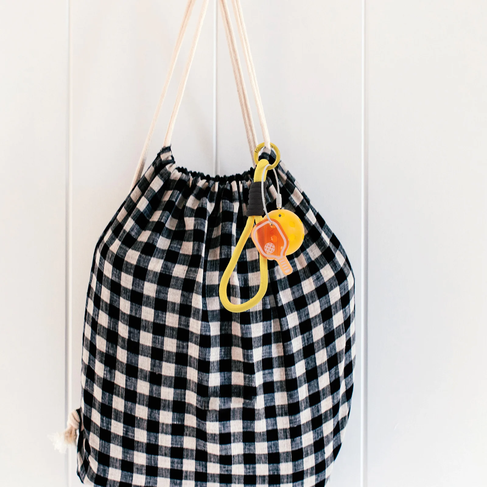 

Mini Funny Pickleball Keychain Sports Ball Key Holder Portable Sports Party Favor Backpacks Bags for Adults