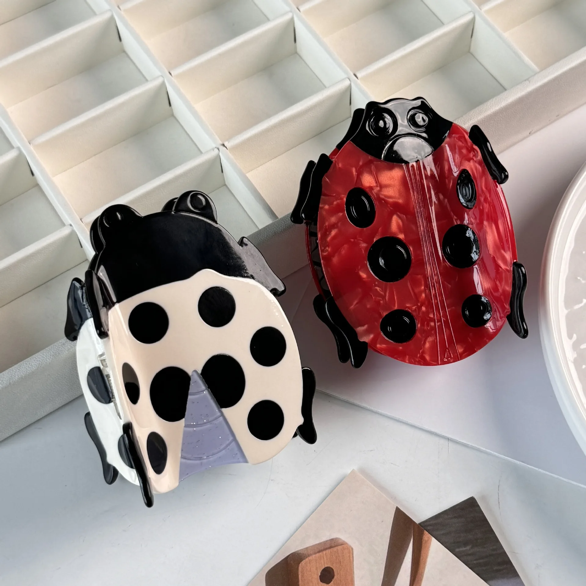 

1pc punk style animal cartoon acetate hair clip, anti slip and comfortable grip ladybug design, suitable for women and girls