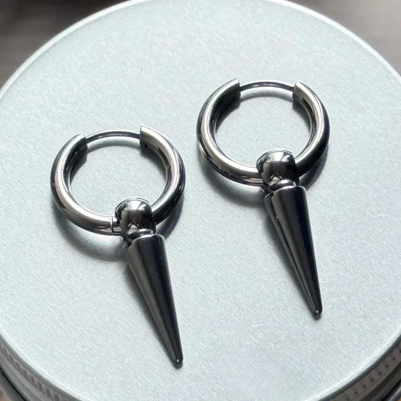 Pendientes de aro con púas de acero inoxidable para mujer y hombre, estilo punk, con forma de cono, colgantes, tipo «huggie», joyería para las orejas de estilo gótico y hip hop, colores resistentes.