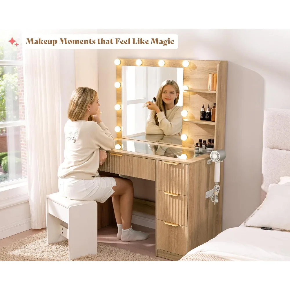 مكتب زينة مخدد 36.2 مع مرآة وأضواء LED قابلة للتعديل، طاولة مكياج كبيرة ذات 4 أدراج مع سطح زجاجي ومحطة شحن