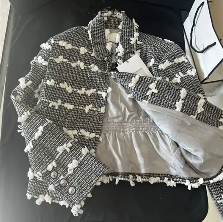 Customization European women's clothing - new summer styles for 2026 Long-sleeved single-breasted lapel tweed coat