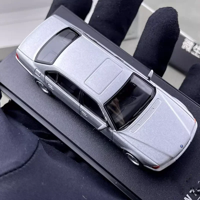Fast echtes 1/64 750iL E38 Das 7-Legierungsspielzeug-Motorfahrzeug aus Metalldruckguss, Geschenke