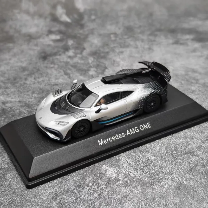 

1/43 silver die-cast alloy car model, gift for teenagers, children's festival gift, adult decoration.