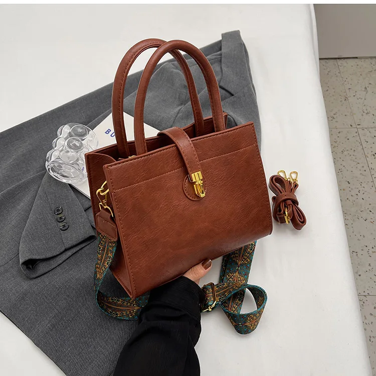 Famous brand design bags for women 2023 luxury bolso replica Fashion Retro Handbag Female tote shopping bag Wide shoulder strap