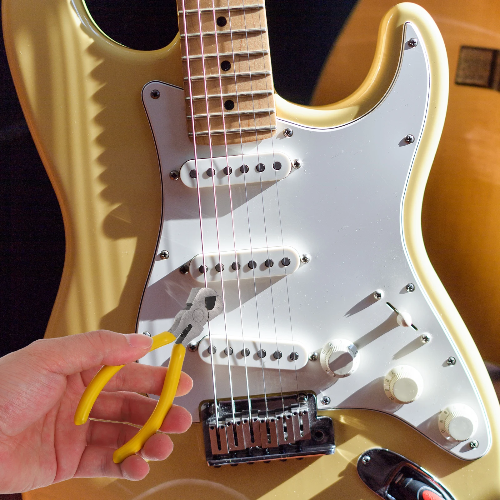 

Screwdriver String Cutters Clip Spring Removing Pliers Guitar Repair Luthier Tool