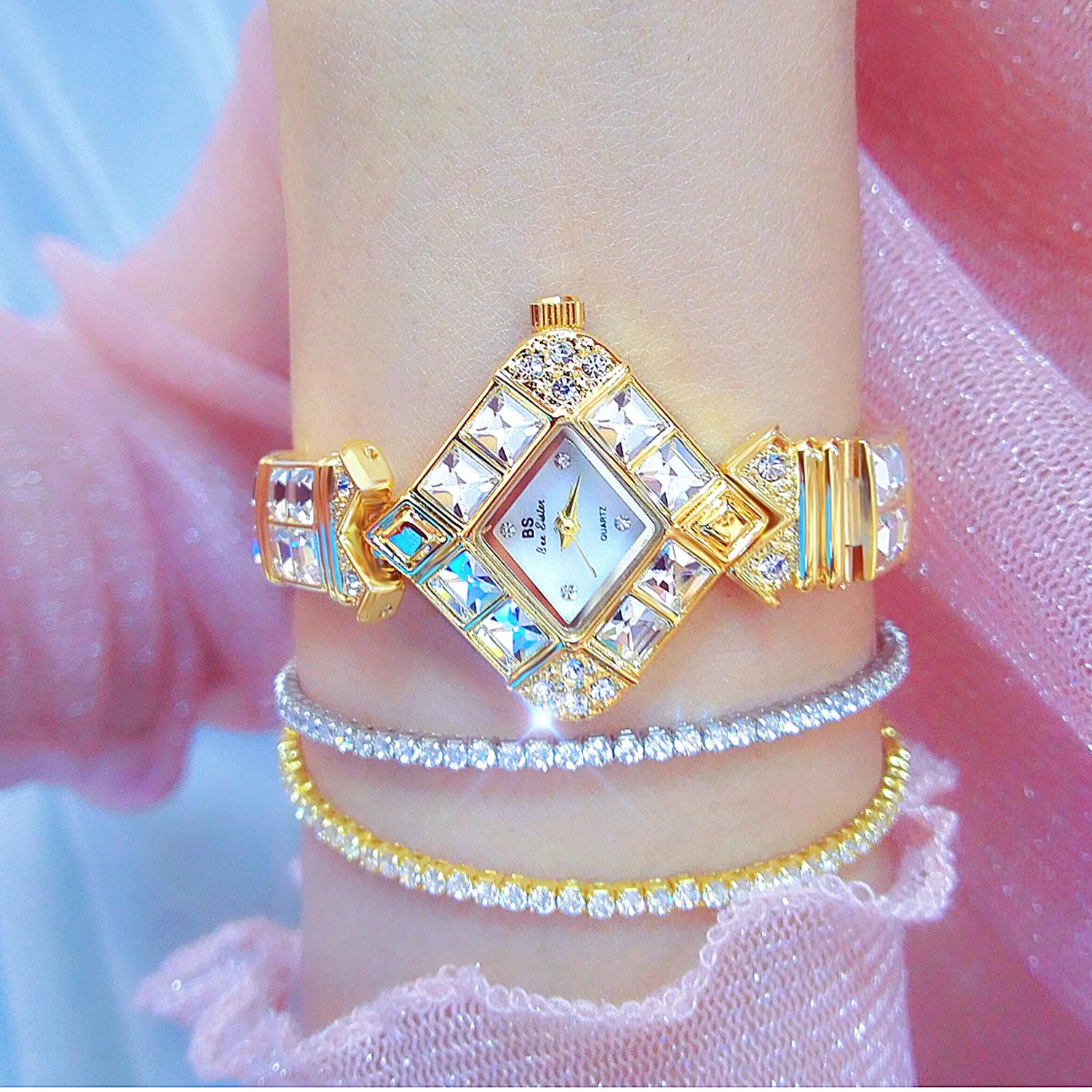 Creative Design Ladies Watches High Quality Diamond Rhinestone Bracelet Women Watch Fashion Simple Silver Quartz Wristwatch