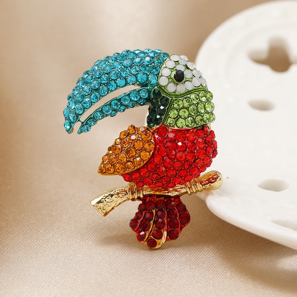 Luxury Colorufl Crystal Parrots Alloy Brooches Pines For Women Men Fashion Classic Gorgeous Rhinestone Bird Badges Jewelry