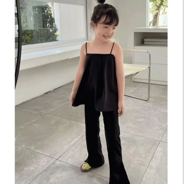 

Лето 2025 г., новинка, французский нежный стиль, темпераментный топ без бретелек для девочек, топ на бретельках трапециевидной формы для девочек, расклешенные брюки, комплект из двух предметов