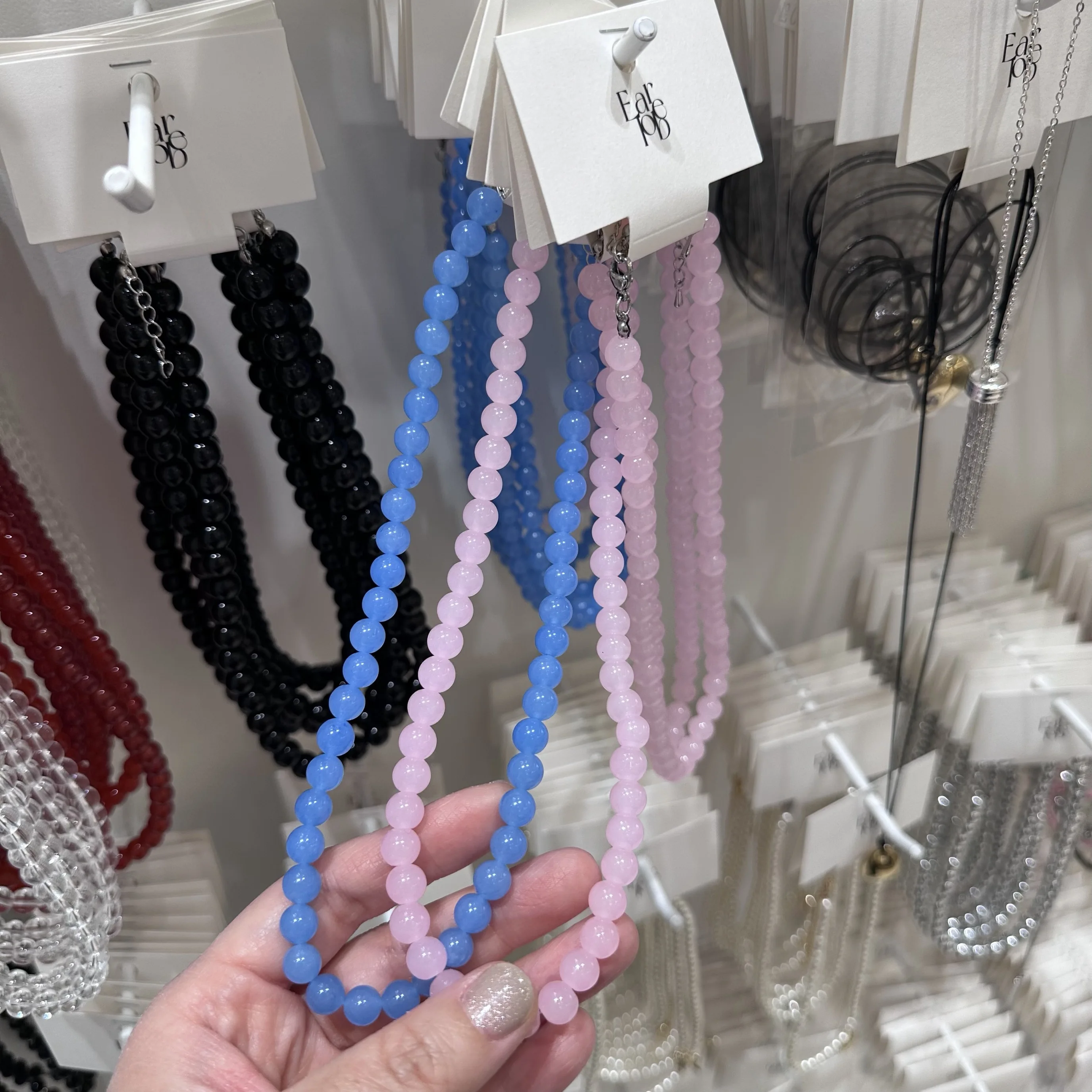 Koreanische minimalistische Glasperlenkette für Damen, sommerlicher Strand-Look, ästhetischer Schmuck.