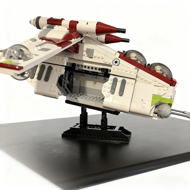 1641pcs MOC Republic Gunship CW Version Star Battle Model Building Blocks Toy Christmas Gifts Construction Education DIY Brick view 5