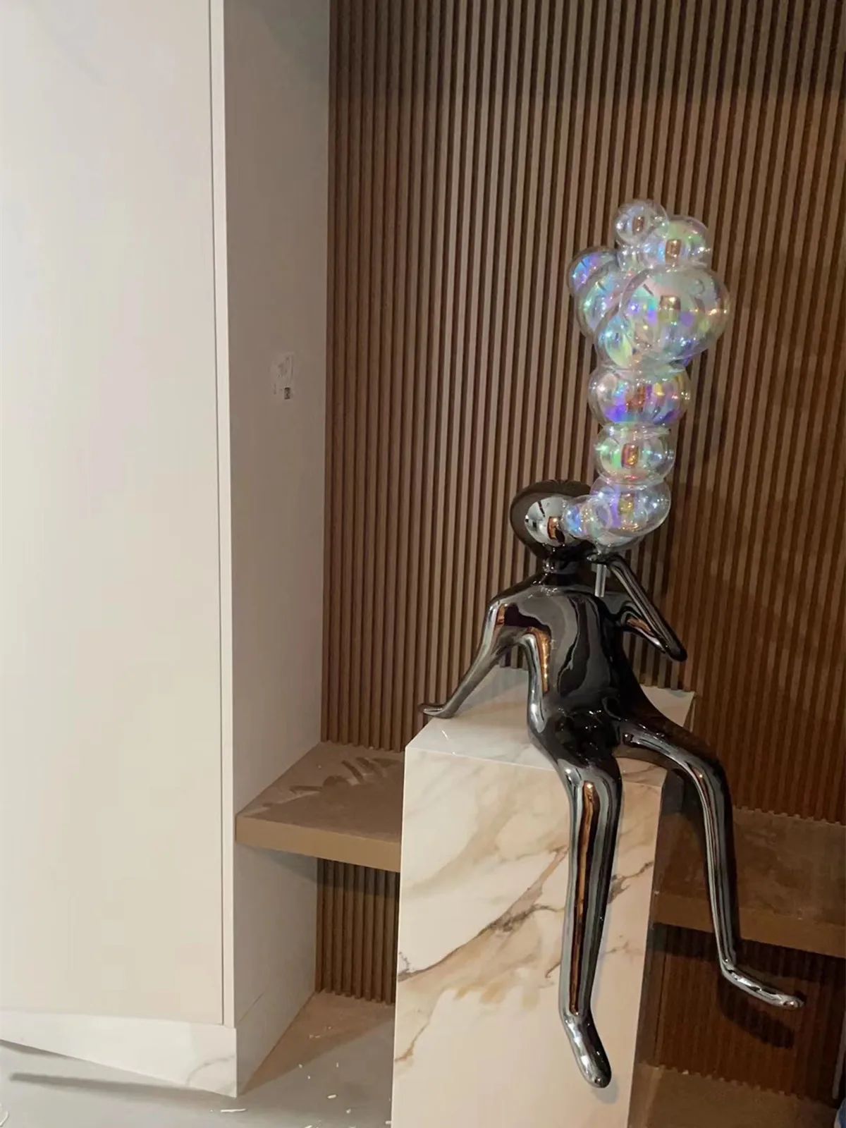 Abstract Blowing Bubble Figurine Sculpture  Cartoon Luxury Light Art for Christmas Home Decor