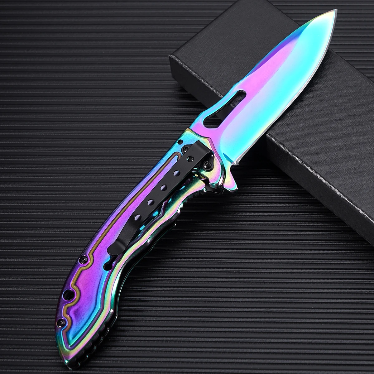 سكين جيب من الفولاذ المقاوم للصدأ الفاخر - EDC تكتيكي قابل للطي للرجال. نمط التنين النابض بالحياة. رائعة للاستخدام الخارجي/الإناعي/DIY والمزيد. هدية مثالية للرجال (عيد الحب/عيد الأب).