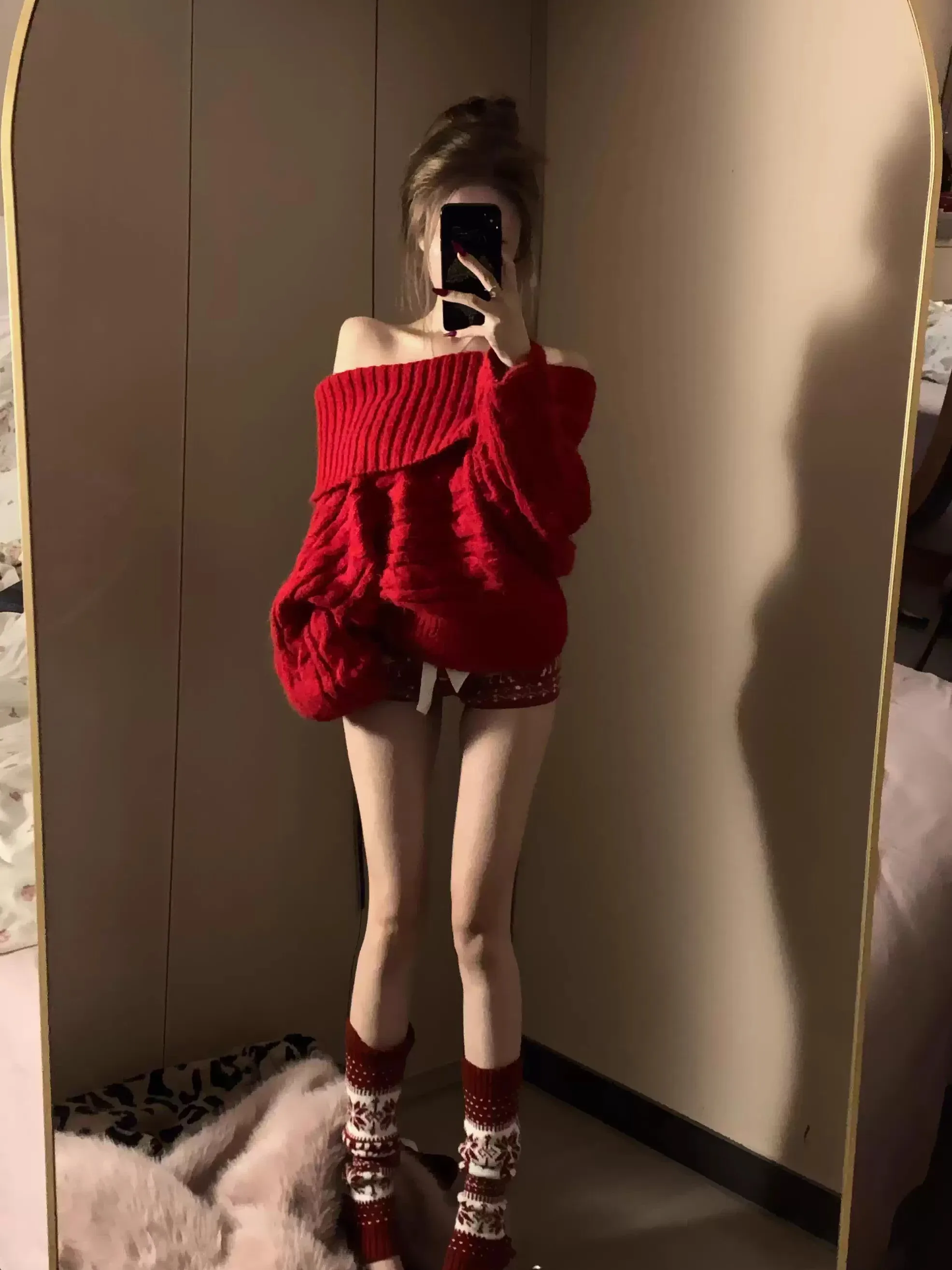 

Korean Style Red One-Shoulder Sweater Women's Winter Lazy High-End Feeling Shoulder Exposure Knitted Top Breathable Soft